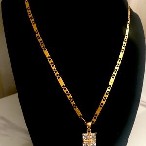 Linked women Gold plated chain, with pendant.